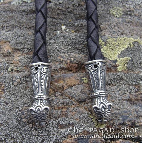 BEAST HEAD TERMINALS, NECKLACE, 8 G. STERLINGSILVER