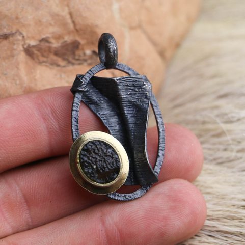 TETHA SILVER PENDANT WITH MOLDAVITE, GOLD PLATED