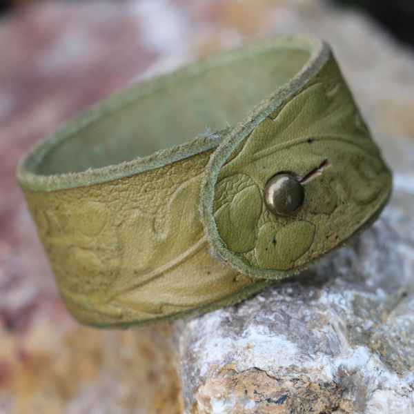 Oak Leaves, leather Bracelet - green wristbands Leather Products ...