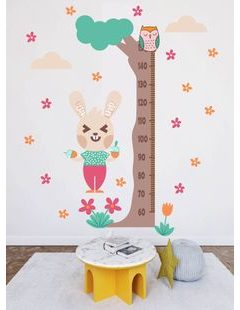 Zajačik pod stromom