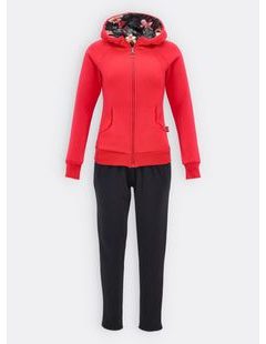 Červená súprava s kvetinovou kapucňou