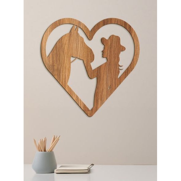 Dřevěný obraz na stěně žena s koněm