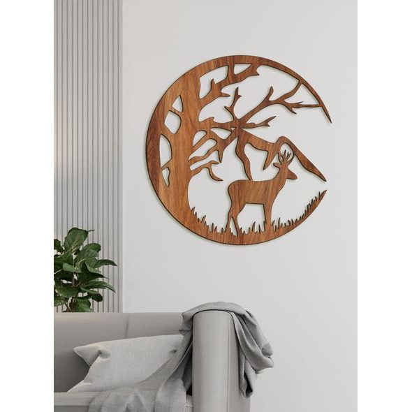 Dřevěná dekorace s motivem jelena