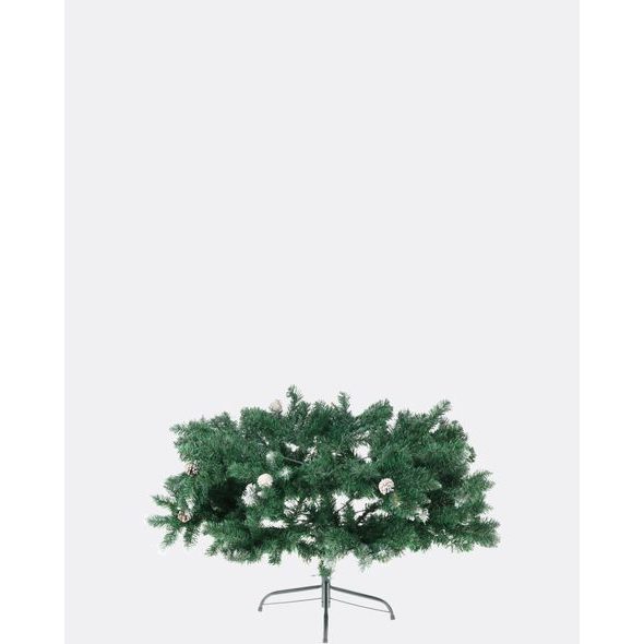 Umělý vánoční stromek Smrk Rysy - zasněžený s borovicovými šiškami