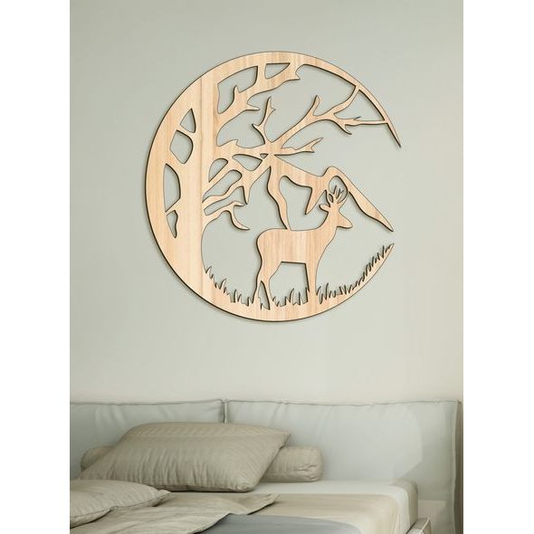 Dřevěná dekorace s motivem jelena