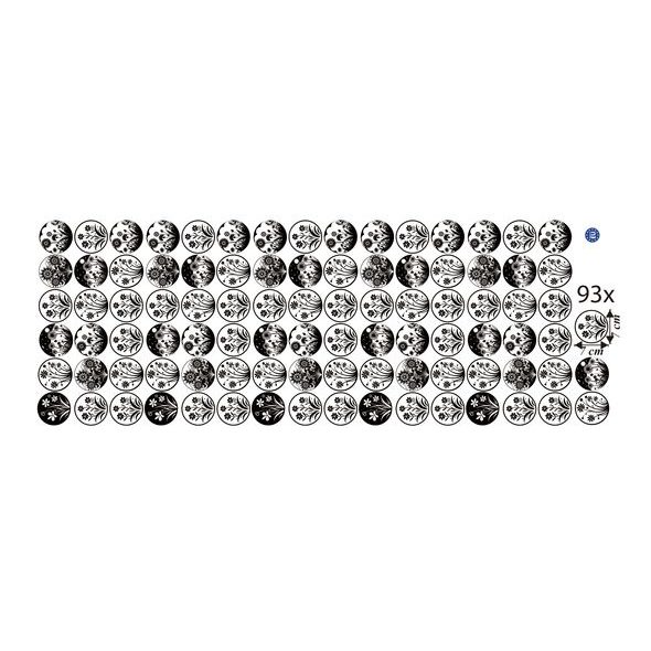 Kvetinové guličky na stenu čierne