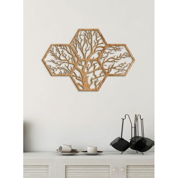 Dřevěný strom života s motivem včelího úlu