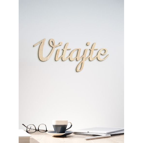 Drevený nápis "Vitajte"
