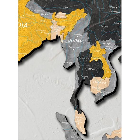 Dřevěná mapa světa žlutá