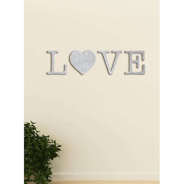 Drevený nápis "LOVE"