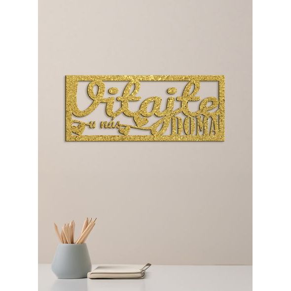 Drevený nápis "VITAJTE u nás DOMA"