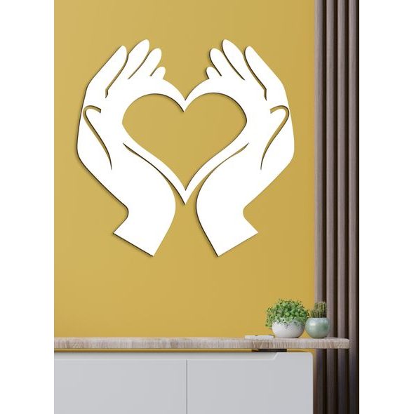 Dřevěný nástěnný obraz Srdce v rukou