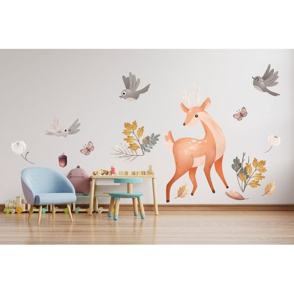 Srnka na lesní mýtině