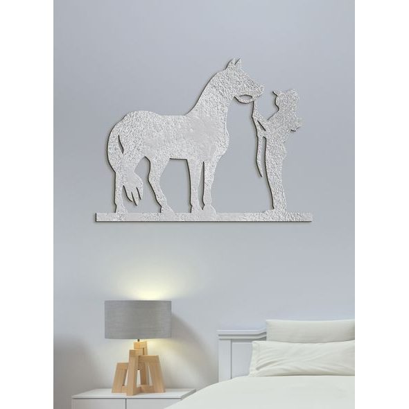 Dřevěný obrázek na stěně s koněm