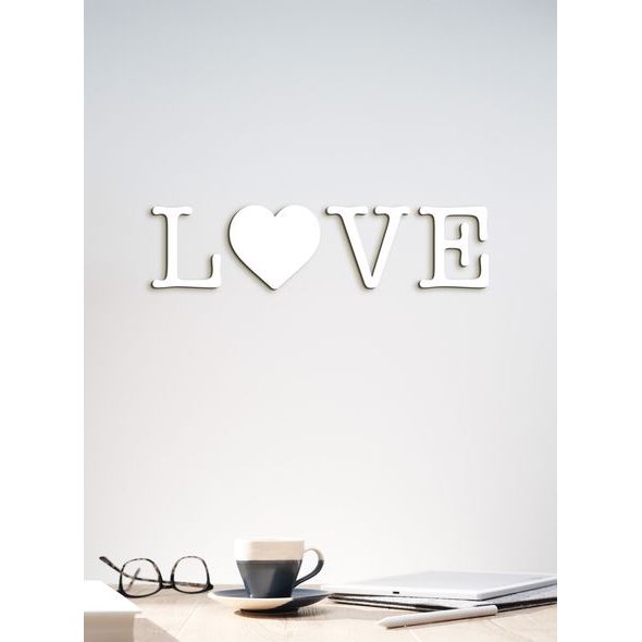Drevený nápis "LOVE"