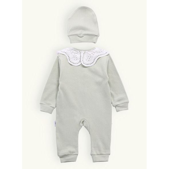 Novorozenecké body s krajkou a čepičkou světle zelené