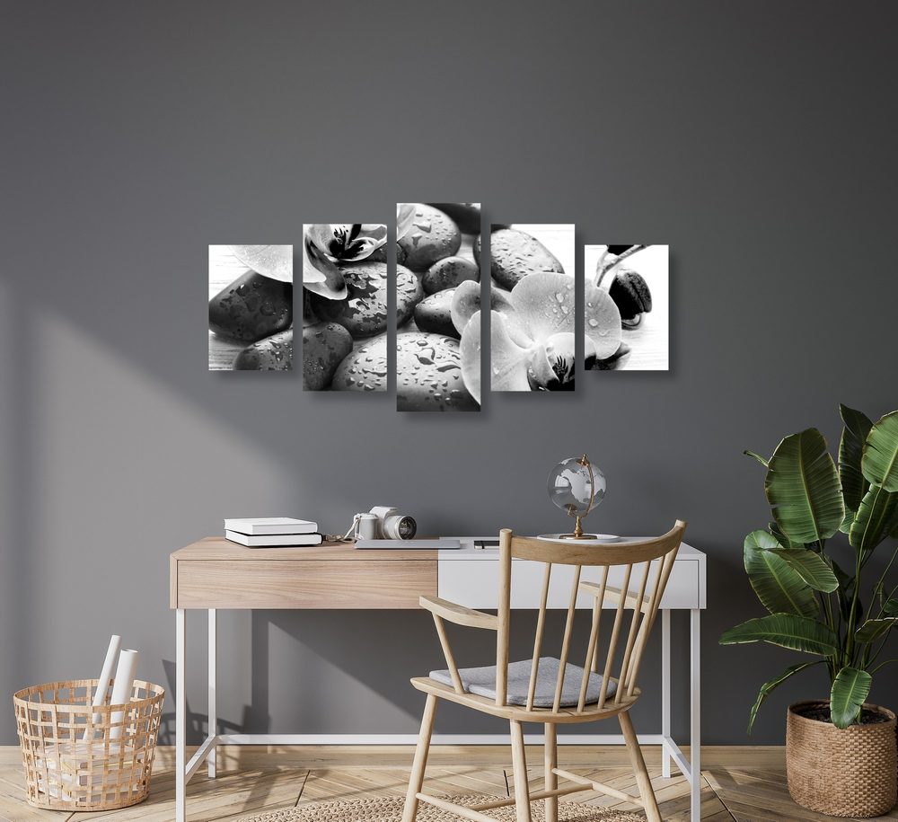 E-shop 5-dielny obraz krásna súhra kameňov a orchidey v čiernobielom prevedení