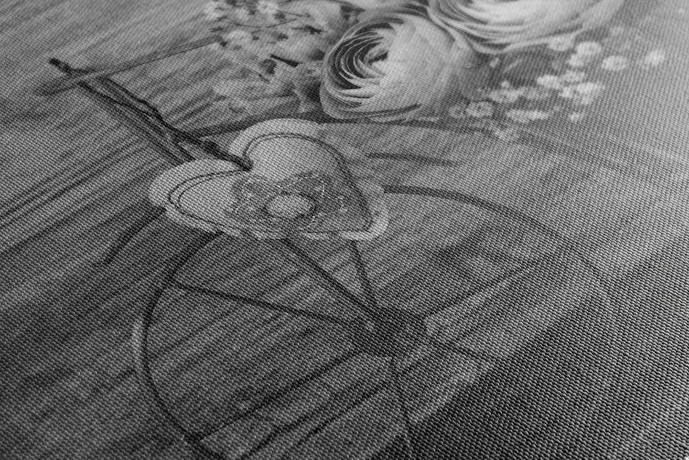E-shop Obraz čiernobiele kvety vo vintage váze