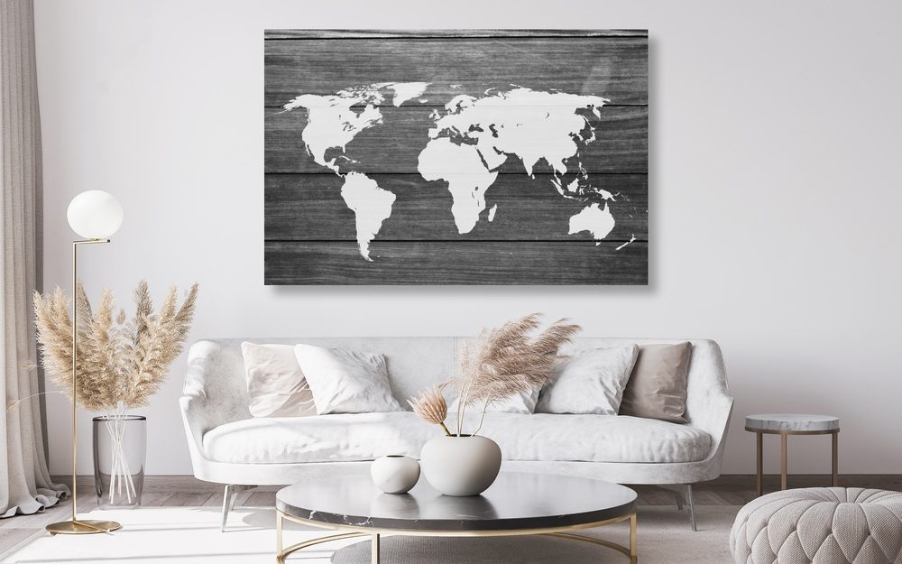 E-shop Obraz na korku čiernobiela mapa sveta s dreveným pozadím