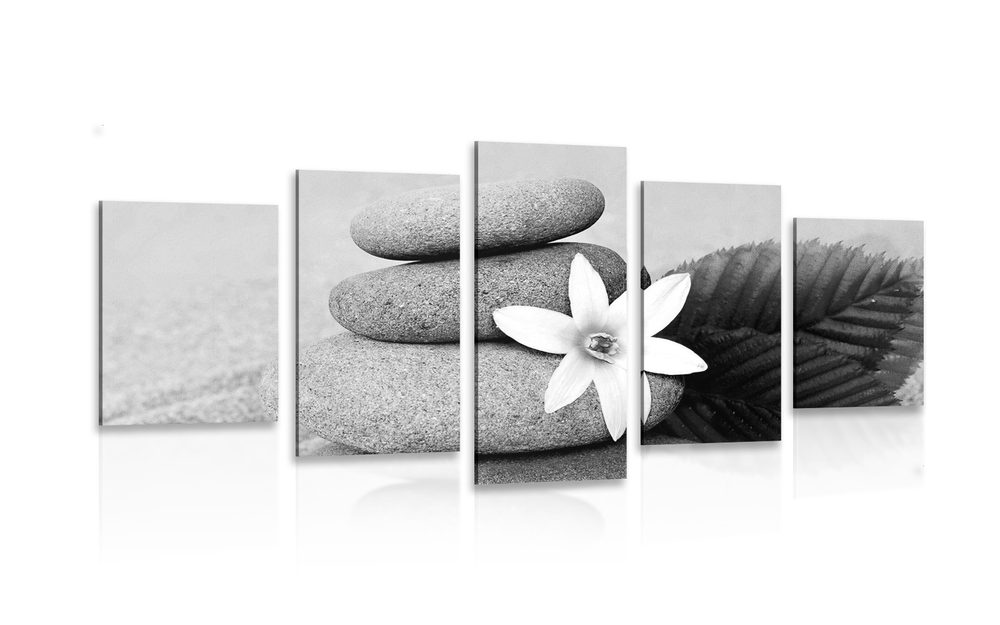 5-dielny obraz kvet a kamene v piesku v čiernobielom prevedení