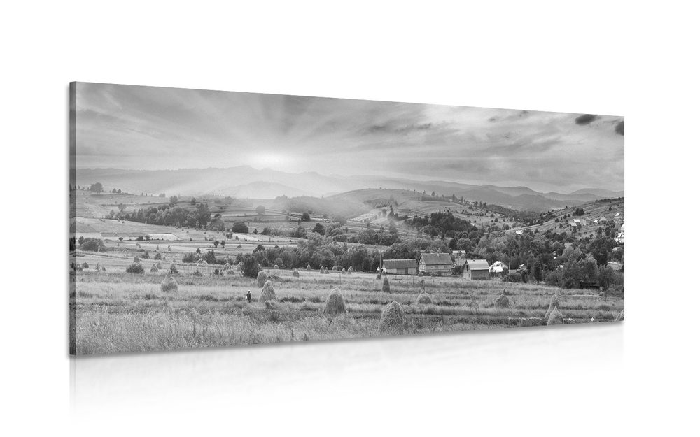 Obraz stohy sena v karpatských horách v čiernobielom prevedení - 100x50