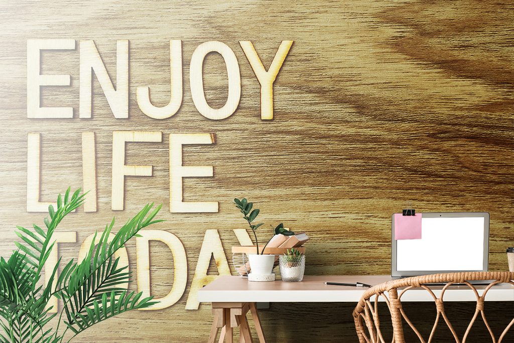 Tapete mit Zitat - Enjoy life today | Dovido.de
