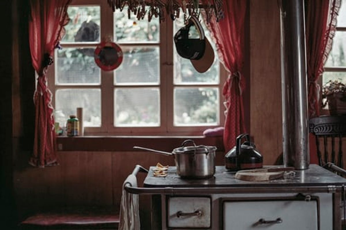 Rustikálna kuchyňa s nádychom romantiky a nostalgie