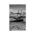 POSTER BOAT AT SUNSET IN BLACK AND WHITE - BLACK AND WHITE - POSTERS
