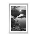 AFFICHE AVEC MONTURE PANORAMA DE MONTAGNE CHARMANT AVEC COUCHER DE SOLEIL EN NOIR ET BLANC - NOIR ET BLANC - AFFICHES