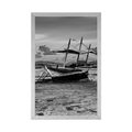 POSTER BOAT AT SUNSET IN BLACK AND WHITE - BLACK AND WHITE - POSTERS