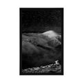 POSTER MOUNTAINS UNDER THE NIGHT SKY IN BLACK AND WHITE - BLACK AND WHITE - POSTERS