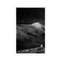 POSTER MOUNTAINS UNDER THE NIGHT SKY IN BLACK AND WHITE - BLACK AND WHITE - POSTERS