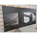 CANVAS PRINT SUNSET OVER TOWER BRIDGE IN BLACK AND WHITE - BLACK AND WHITE PICTURES - PICTURES