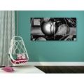 CANVAS PRINT ETHNIC COUPLE IN LOVE IN BLACK AND WHITE - BLACK AND WHITE PICTURES - PICTURES