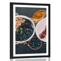 AFFICHE AVEC MONTURE DE DÉLICIEUSES VARIATIONS DE MUESLI - AVEC UN MOTIF DE CUISINE - AFFICHES