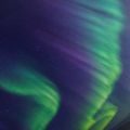 CANVASTAVLA GRÖNLILA SKEN PÅ NATTHIMLEN - TAVLOR MED NORRSKEN - TAVLOR