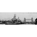 CANVAS PRINT BEAUTIFUL BOAT ON THE RIVER THAMES IN LONDON IN BLACK AND WHITE - BLACK AND WHITE PICTURES{% if product.category.pathNames[0] != product.category.name %} - PICTURES{% endif %}