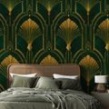 ZELFKLEVEND FOTOBEHANG GOUDEN ART-DECO WAAIERS OP GROEN - FOTOBEHANG MET PATRONEN - FOTOBEHANG