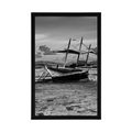 POSTER BOAT AT SUNSET IN BLACK AND WHITE - BLACK AND WHITE - POSTERS