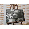 CANVAS PRINT OLD CAMERA IN BLACK AND WHITE - BLACK AND WHITE PICTURES - PICTURES