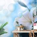 SAMOLEPÍCÍ TAPETA KVĚT LILIE NA ABSTRAKTNÍM POZADÍ - SAMOLEPÍCÍ TAPETY - TAPETY
