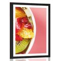 AFFICHE AVEC MONTURE SALADE DE FRUITS EN ÉTÉ - AVEC UN MOTIF DE CUISINE - AFFICHES