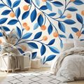 ZELFKLEVEND FOTOBEHANG BLAUWE TAKJES MET ORANJE VRUCHTEN - FOTOBEHANG BLOEMEN - FOTOBEHANG