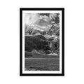 AFFICHE AVEC MONTURE PAYSAGE DE MONTAGNE MAJESTUEUX EN NOIR ET BLANC - NOIR ET BLANC - AFFICHES