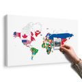 WANDBILD AUF KORK WELTKARTE MIT FLAGGEN AUF WEISSEM HINTERGRUND - WANDBILDER AUF KORK - BILDER