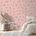 SAMOLEPÍCÍ TAPETA RŮŽOVÉ POZADÍ S BÍLÝMI KVÍTKY - VZOROVANÉ TAPETY - TAPETY