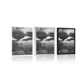 POSTER CHARMING MOUNTAIN PANORAMA WITH SUNSET IN BLACK AND WHITE - BLACK AND WHITE - POSTERS