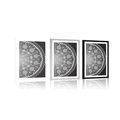 POSTER WITH MOUNT ORNAMENTAL MANDALA WITH A LACE IN BLACK AND WHITE DESIGN - BLACK AND WHITE - POSTERS