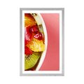 AFFICHE AVEC MONTURE SALADE DE FRUITS EN ÉTÉ - AVEC UN MOTIF DE CUISINE - AFFICHES