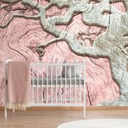 Tapete Abstrakter Baum auf Holz mit rosa Kontrast